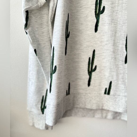 H&M Cactus Print Lightweight Crewneck Sweatshirt - Picture 4 of 8